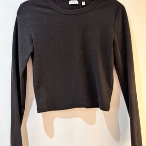 Sunday best Black Long-Sleeve Cropped Tee